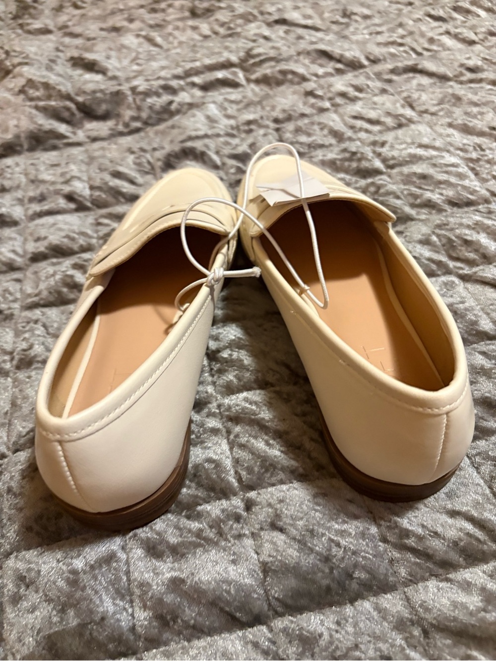 LOFT Cream Leather Penny Loafers — Women's Slip-On Flats LOOK @ PICTURES Scuff - Picture 3 of 5